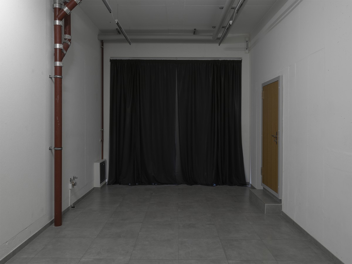 Alessandro Di Pietro, Blackout Curtain, 2022, Benbekula fabric, nylon net, iron, 327 x 350 cm