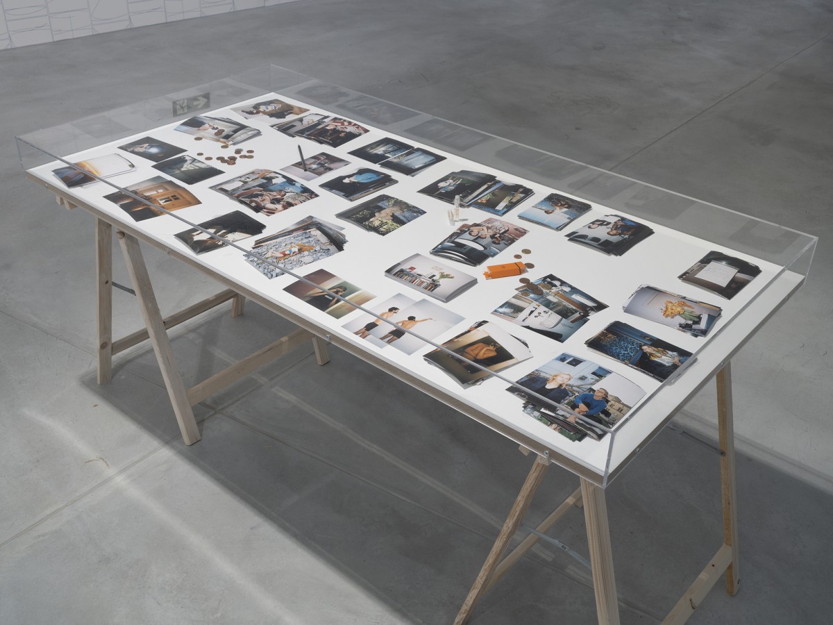 Samuel Haitz, Archive (La Vie d'Artiste 2021-2022), 2022, 90 x 160 x 80 cm, table, acrylic glass, c-impressions and mixed media Picture: &copy; Julien Gremaud