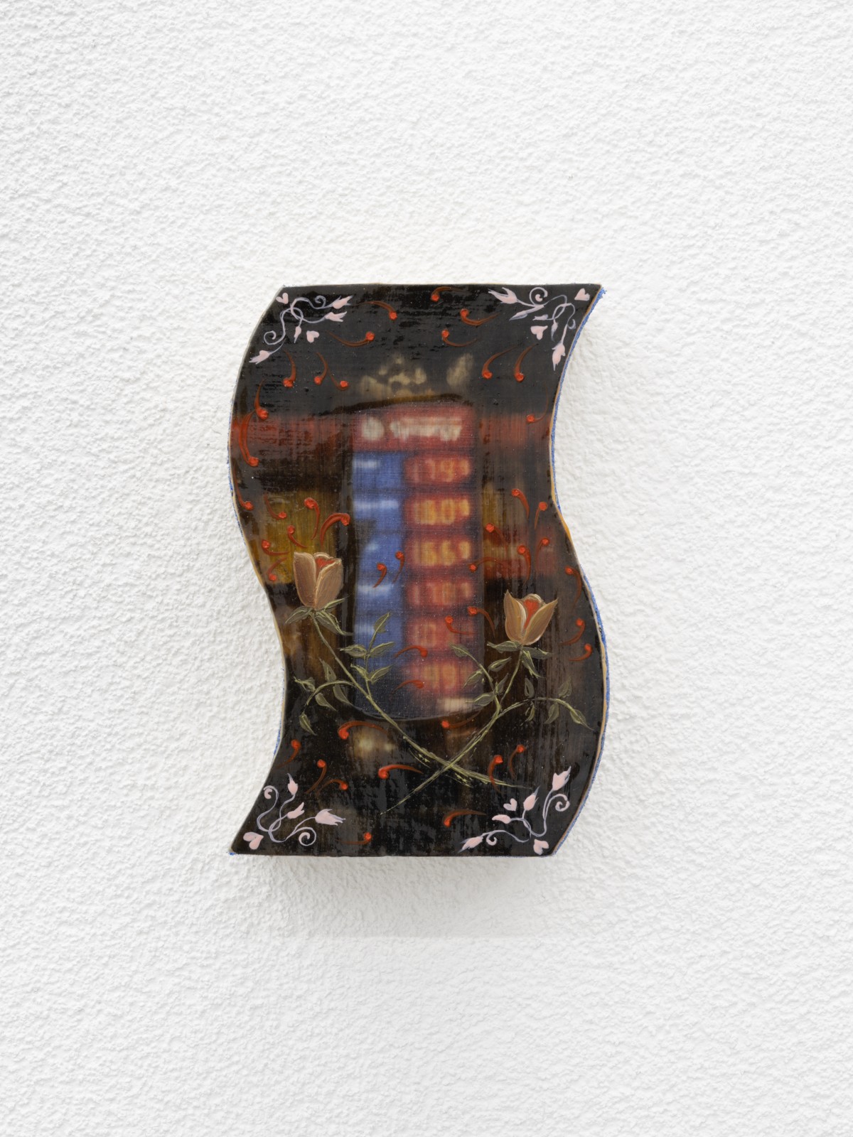 Elif Saydam, «Abstraction (I)», 2022, collage, varnish and oil paint on primed kitchen spong, 11 x 7 x 3 cm