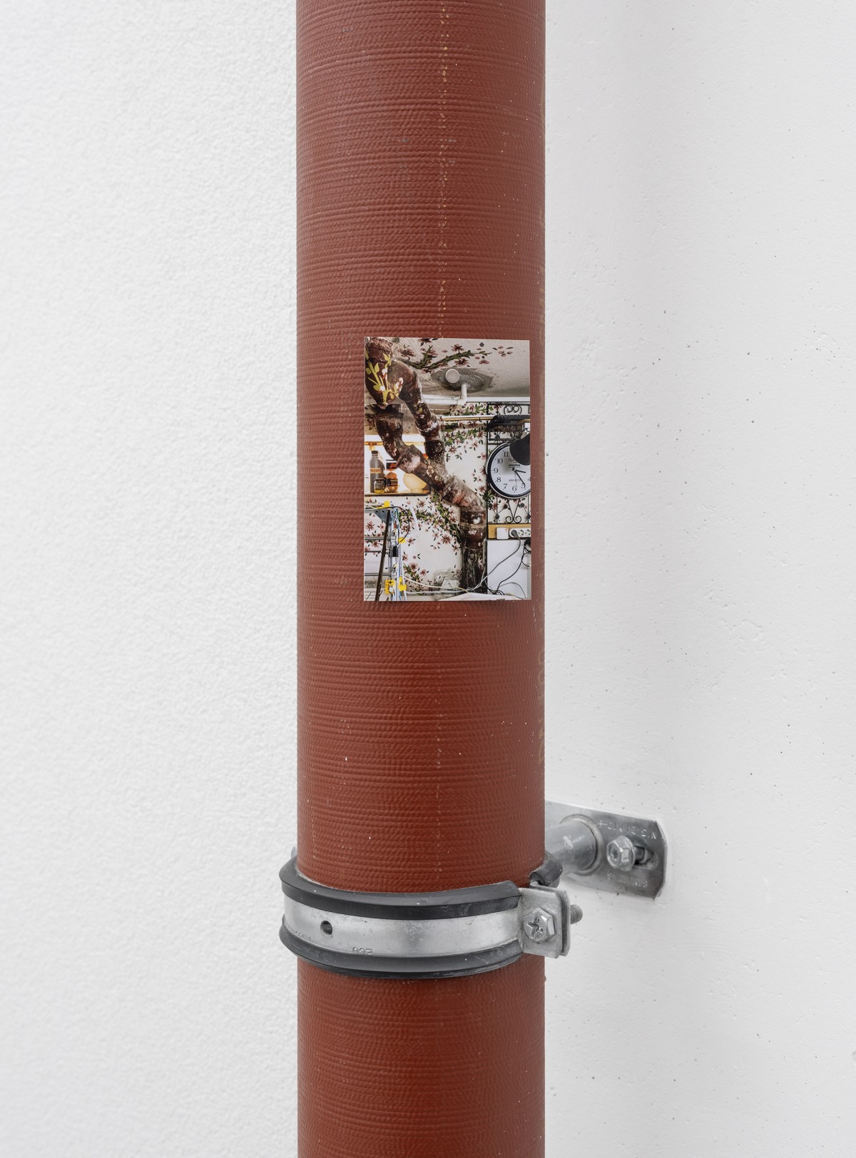 Elif Saydam, «Embellishment is not a willing cooperation with material conditions, but a provisional forgiveness of them», 2022, print, edition of 30